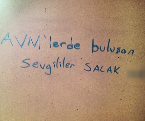 Avm'lerde Buluşan Sevgililer