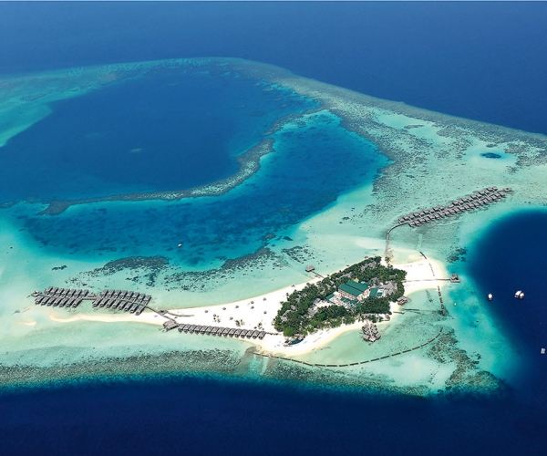 Constance Moofushi - Maldivler