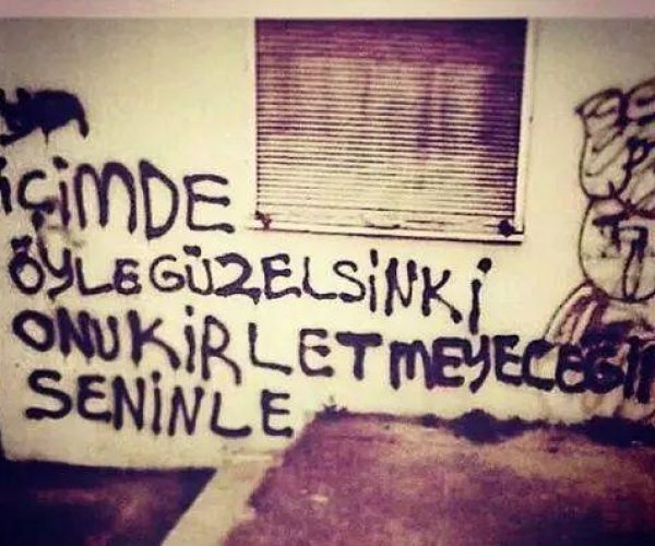 İçimde Öyle Güzelsin Ki Onu Kirletmeyeceğim Seninle